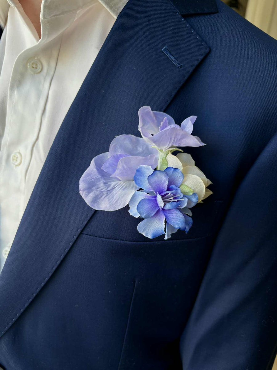 Whimsical Romance - Knaphulsblomst
